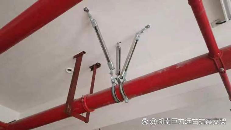 抗震支架安裝距離會(huì)因管徑,橋架規(guī)格,通風(fēng)風(fēng)管截面積和直徑的不同而有